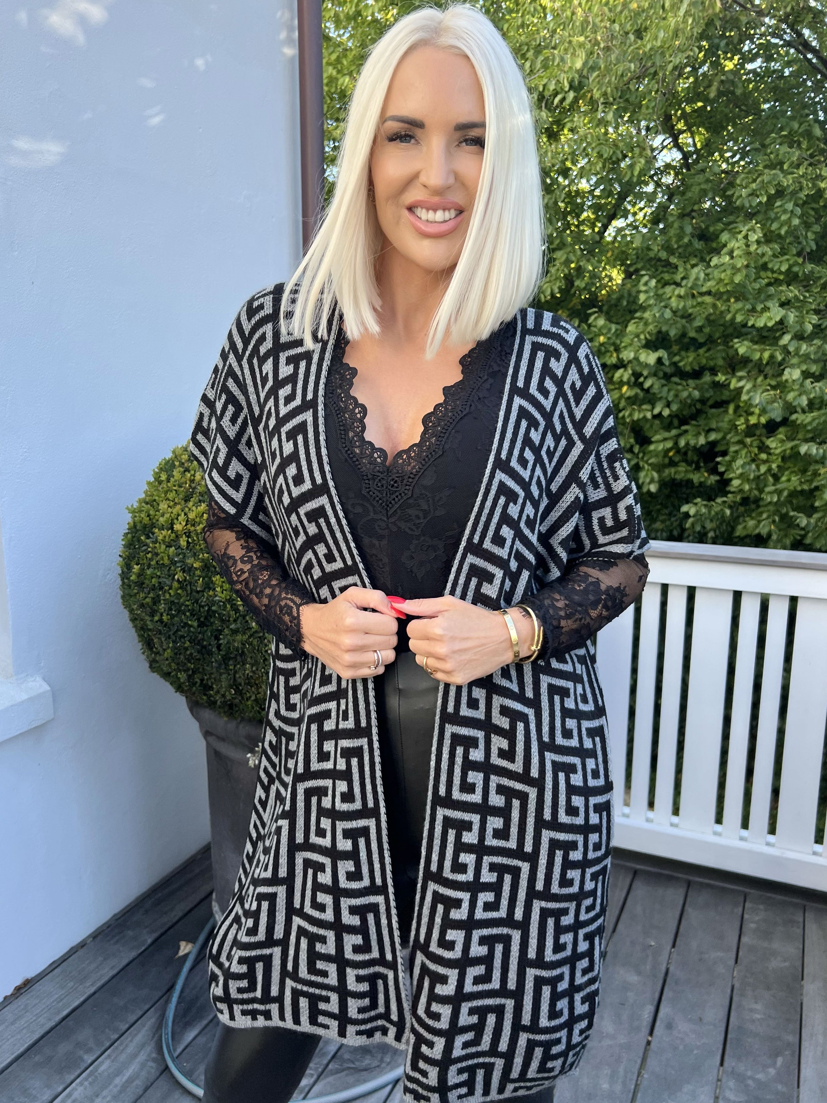 Tilly Pattern - Stickad kofta utan ärmar